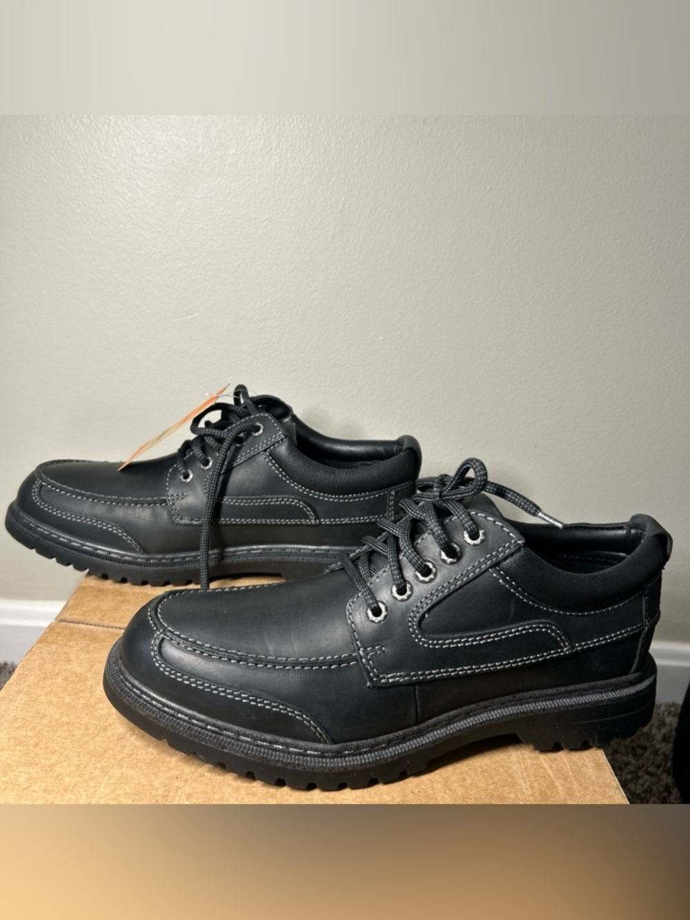 Dockers Black Lace-Up Derby Shoes with White Contrast Stitching - Picture 4 of 13